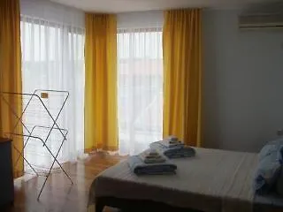 Отель Aquamarine 3*